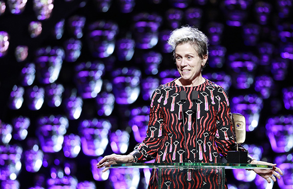 力压《水形物语》，《三块广告牌》领跑英国电影学院奖