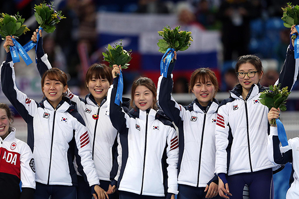 短道速滑女子3000米决赛中国队被判犯规无缘奖牌