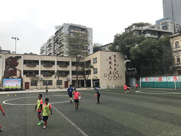 足球追梦人⑧丨“孩子王”温炳林：一个足球义工的30年