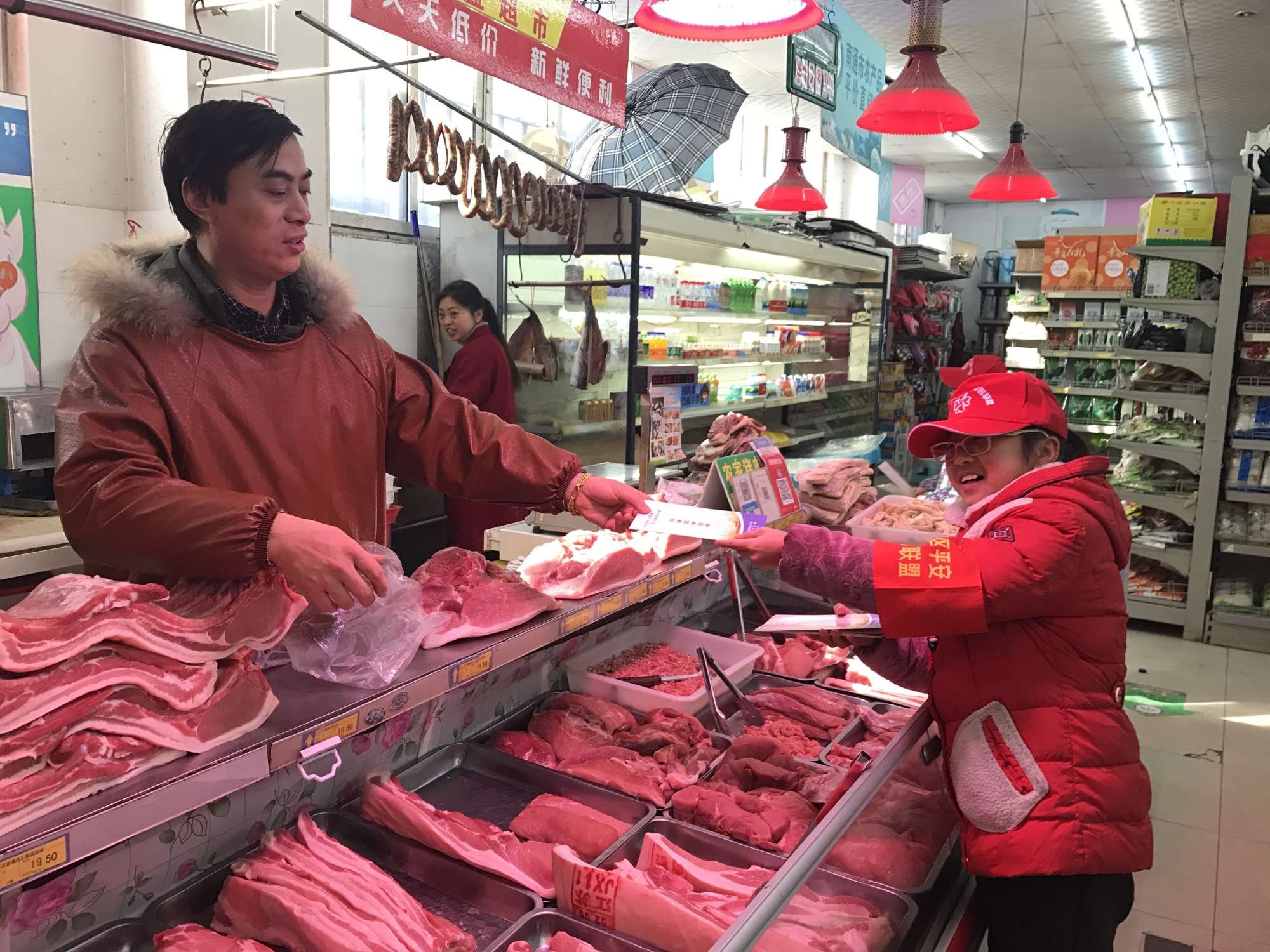 小小志愿者 扮靓家园保平安2_副本.jpg