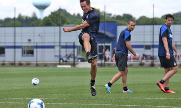 纳什转型足球欧冠解说，原来足球才是他的真爱啊