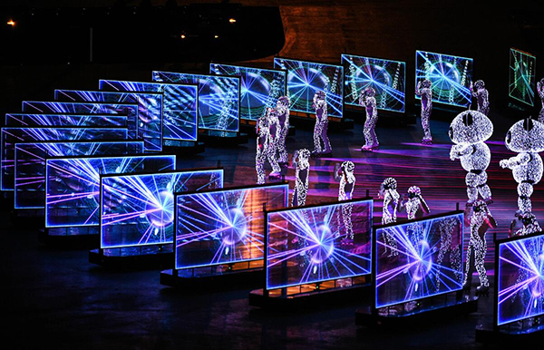 “北京八分钟”震撼闭幕式！它讲述新时代中国的自信