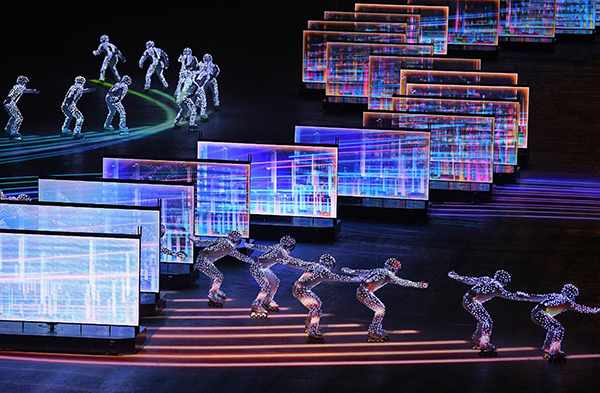 “北京八分钟”震撼闭幕式！它讲述新时代中国的自信