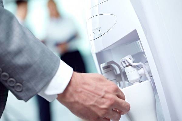 问答｜饮水机的水卫生吗？可以放心喝吗？