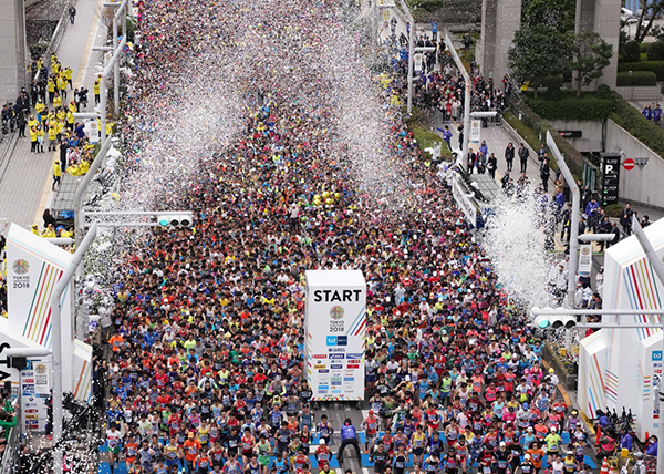 东京马拉松前十6个日本人，他们靠啥跑赢了黑人选手