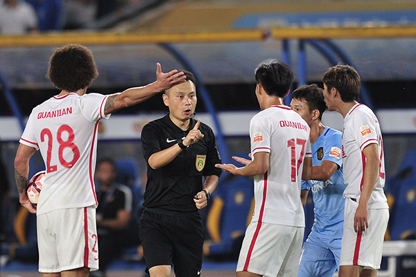 一律红牌！这些动作都是暴力行为，中超请收起你的戾气