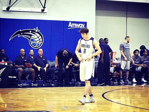 丁彦雨航卫冕联赛MVP，这个“独行侠外援”快去NBA吧