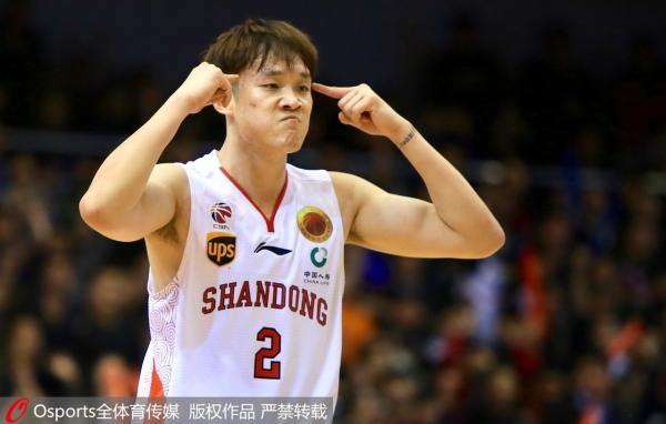 丁彦雨航卫冕联赛MVP，这个“独行侠外援”快去NBA吧
