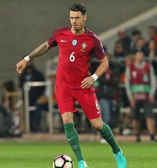 中超冬季转会截止，今年的主题终于不是“烧钱”了