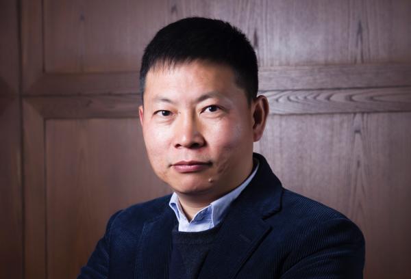 余承东称对手用政治手段阻止华为入美 ，华为官方却说不准确