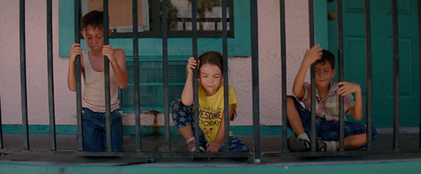 睡不着｜6岁那年，她的童年被乐园吞噬