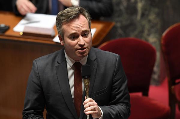 法国国务秘书回应特朗普贸易战言论：将以对等的方式回击