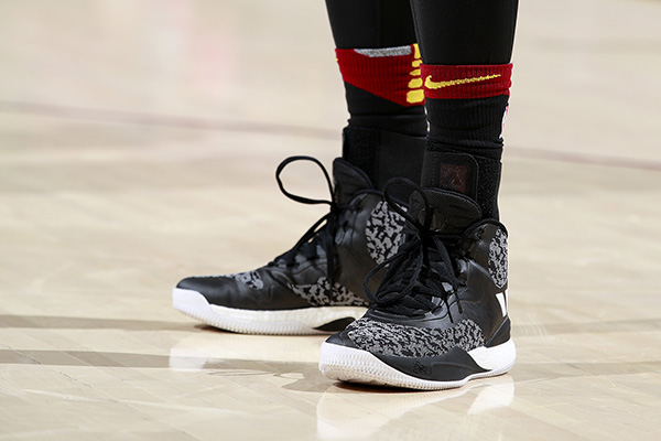 “风城玫瑰”竟沦落到无人想要，残酷的NBA还会给他温情吗