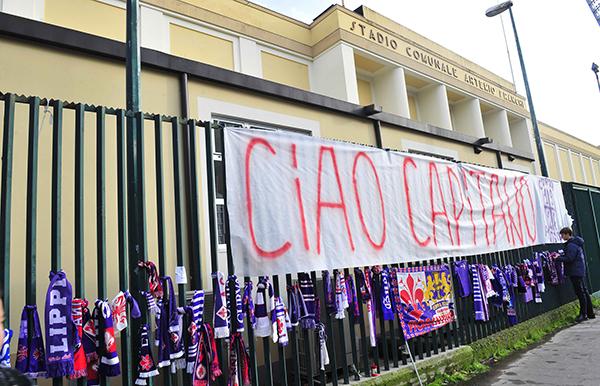 阿斯托里猝死引发足坛哀悼，刚当爸爸的他原想终老紫百合