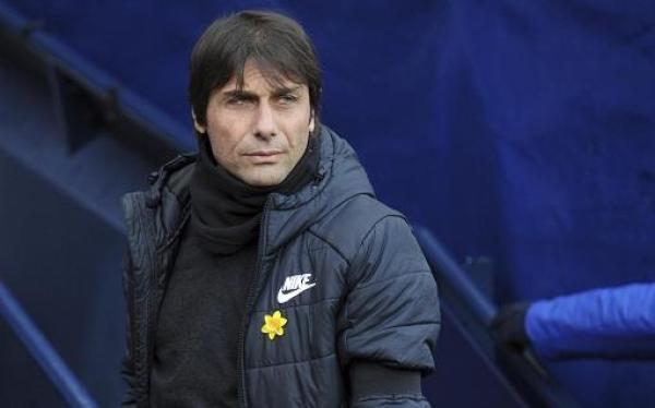 阿斯托里猝死引发足坛哀悼，刚当爸爸的他原想终老紫百合