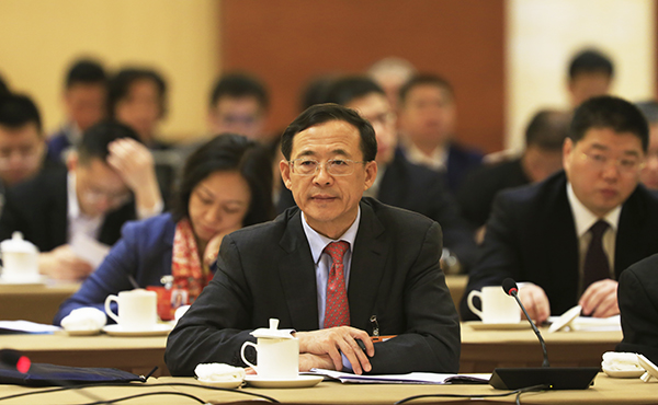 上海代表团5日下午审议政府工作报告，证监会主席刘士余出席