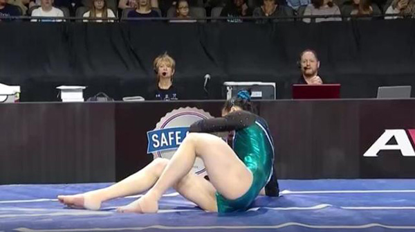 赴美比赛大腿骨折，中国体操女将的坚强令人心疼