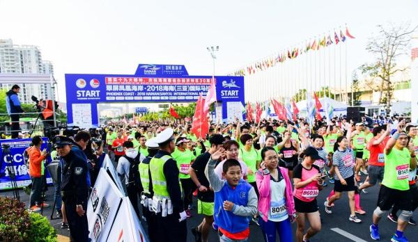 如何打动跑友用脚投票，“最美赛道”三亚马拉松不止靠风光