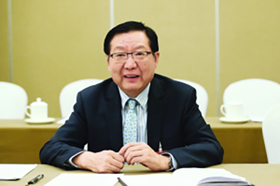 刘新华代表：建议增加上市公司强制分红制度，挂钩股票发行