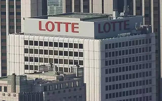 乐天会长向朴槿惠行贿被判刑两年半，可能引发新一轮兄弟之争