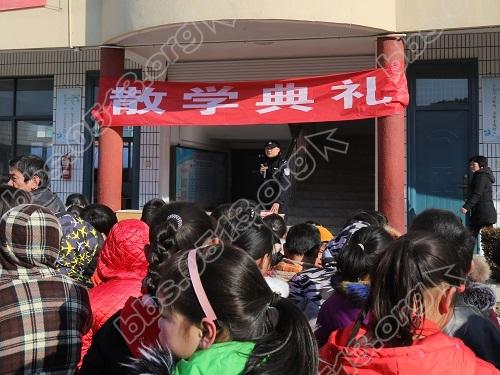 青龙桥社区：快乐假期 平安成长.JPG