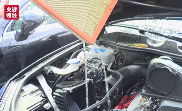 央视3·15晚会揭秘大众途锐为什么怕淋雨，发动机频现报废