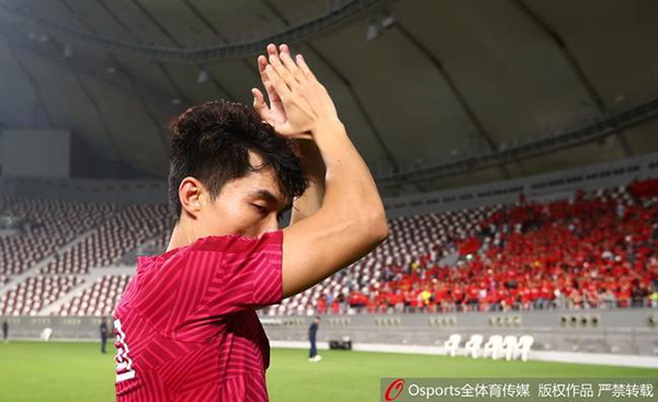 国足“腰不硬”怎么办？郑智接班人，里皮找得好辛苦