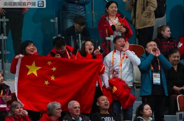 中国轮椅冰壶队战胜加拿大，首次进入冬残奥会轮椅冰壶决赛