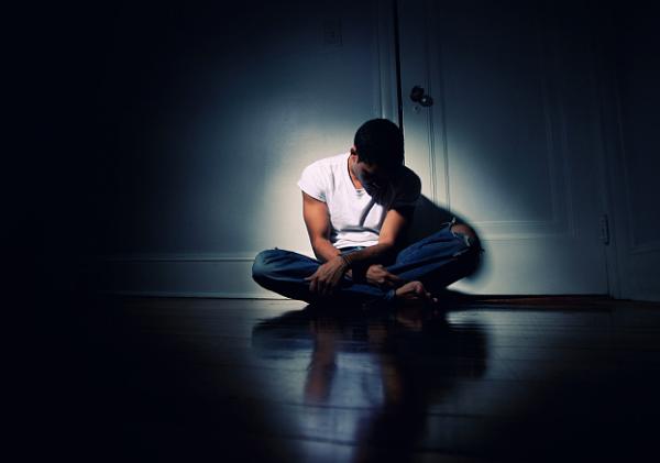 辟谣 | 得了抑郁症，放松心情+心理咨询就行？