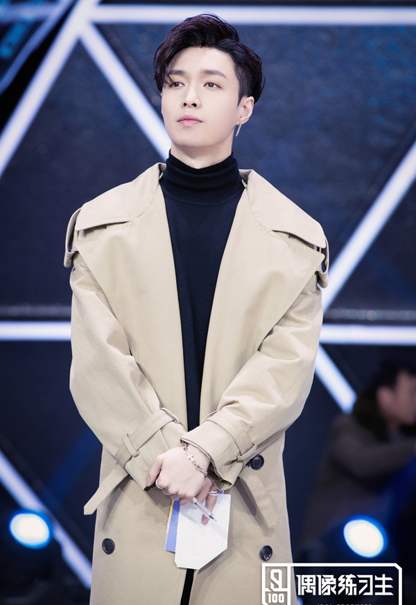 专访｜张艺兴：喜欢练习生台上的拽，更喜欢台下的谦虚