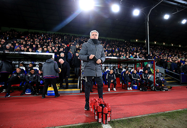 拒绝“无脑黑”，穆里尼奥该骂，但理由要找对