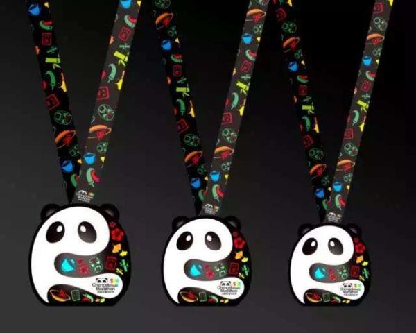 数万跑友竟为一头熊猫折腰，这样的马拉松文化简直“萌翻了”