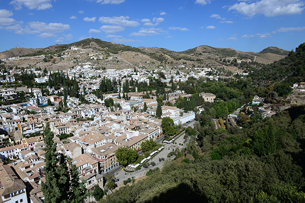 这座王宫让西班牙国王找了百余年，一首吉它曲还因其不朽