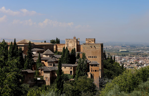 这座王宫让西班牙国王找了百余年，一首吉它曲还因其不朽