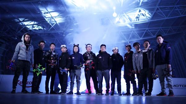 中国无人机最高时速220公里，“空中F1”有了竞速大赛