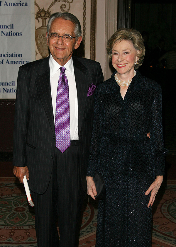 从商务部长到雷曼救星：黑石之父彼得森的全美最炫简历