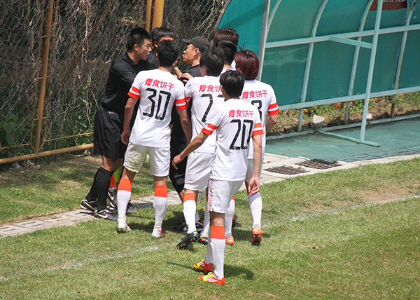 中超裁判要涨薪了？6000元一场，其实他们赚得真不多