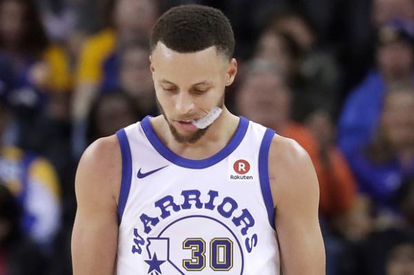 库里左膝韧带扭伤再休三周：四大巨星缺席，勇士真伤不起了