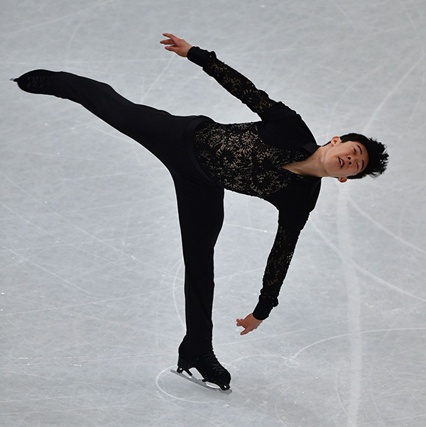 华裔少年夺美国花滑男单9年来首冠，他要感谢自己的中国家庭