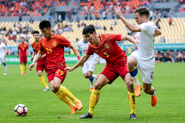 4分钟丢3球！国足1比4负于捷克，中国杯垫底