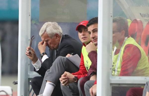 人民日报：为国出战公然打小算盘，国脚所属俱乐部最该反思