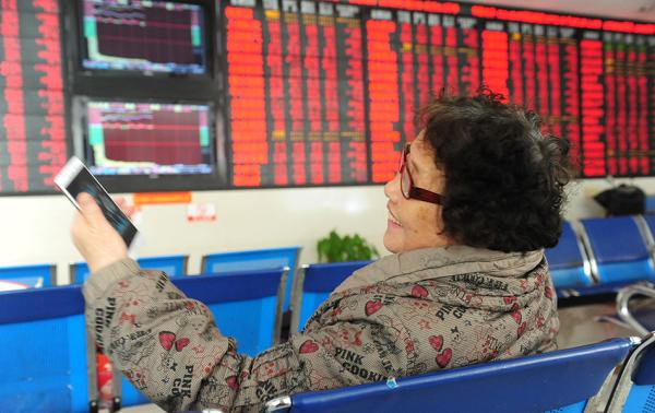 秦洪看盘｜主流资金正在积极调仓，A股市场风格渐趋激进