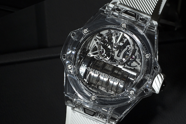 新表试戴|宇舶高科技的表壳内，有一颗奔腾14天的芯