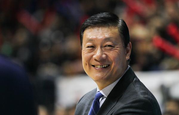 媒体报道称李秋平将不再担任新疆男篮主帅，下赛季或重回上海