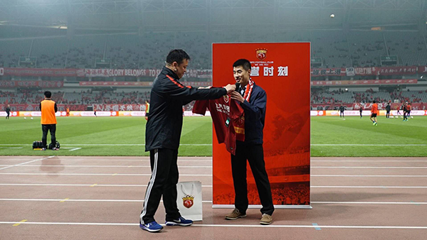 上港四连胜开局创队史纪录，国脚身心俱疲也能拿下胜利