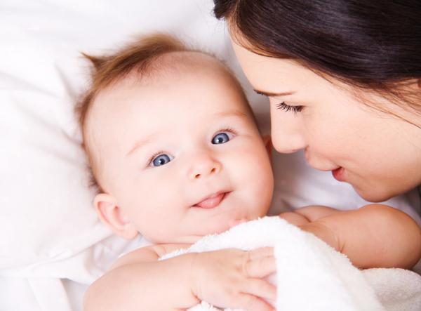 问答｜宝宝频频眨眼好可爱，医生为何说这是病？