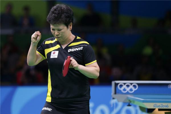 54岁再夺乒乓女双亚军，“奶奶选手”倪夏莲演绎传奇