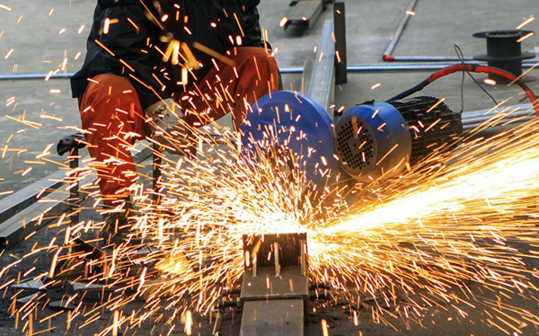 技术工人待遇如何提升？高技能领军人才年薪制、股权期权激励