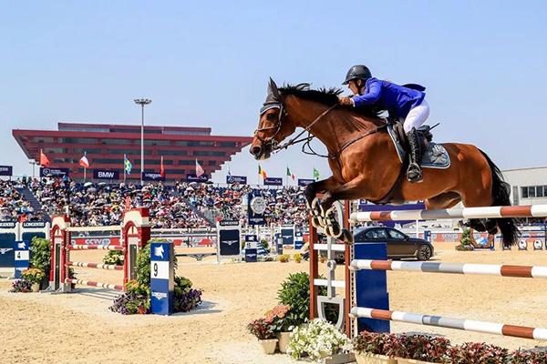 从“帽子戏法”到“优雅家庭”，上海环球马术赛成了礼仪盛典