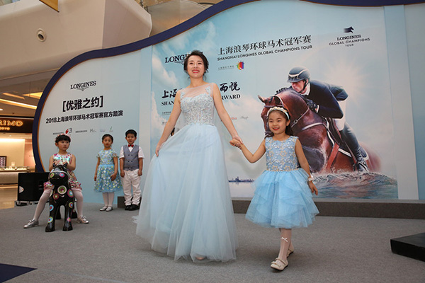 从“帽子戏法”到“优雅家庭”，上海环球马术赛成了礼仪盛典